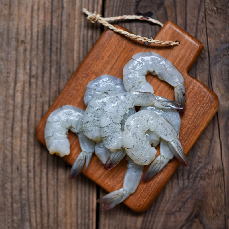 Krewetki Vannamei surowe obrane z ogonkiem – 16/20, 25% glazury