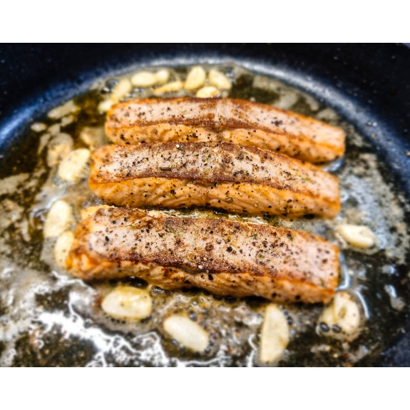 Pstrąg łososiowy filet ze skórą 5 kg